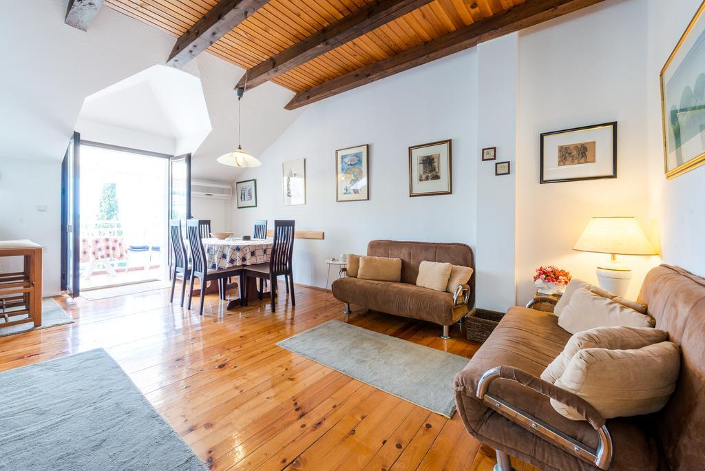 Apartment Julia ซัฟทัท ภายนอก รูปภาพ