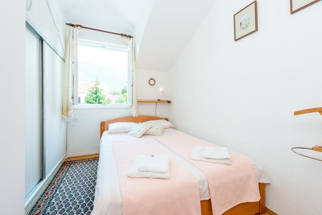 Apartment Julia ซัฟทัท ภายนอก รูปภาพ